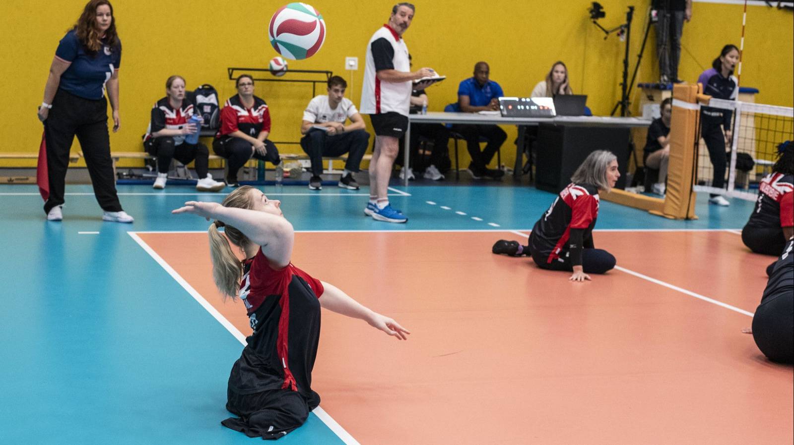 Determined displays from GB sitting teams is Czechia competitions