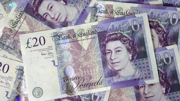 Get tips on how to raise money for your club in the latest monthly workshop 