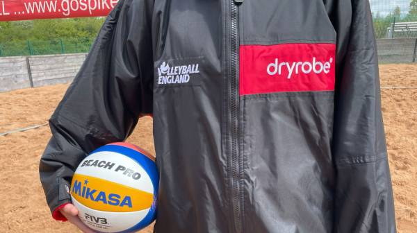 Volleyball England announces New Partnership with Dryrobe