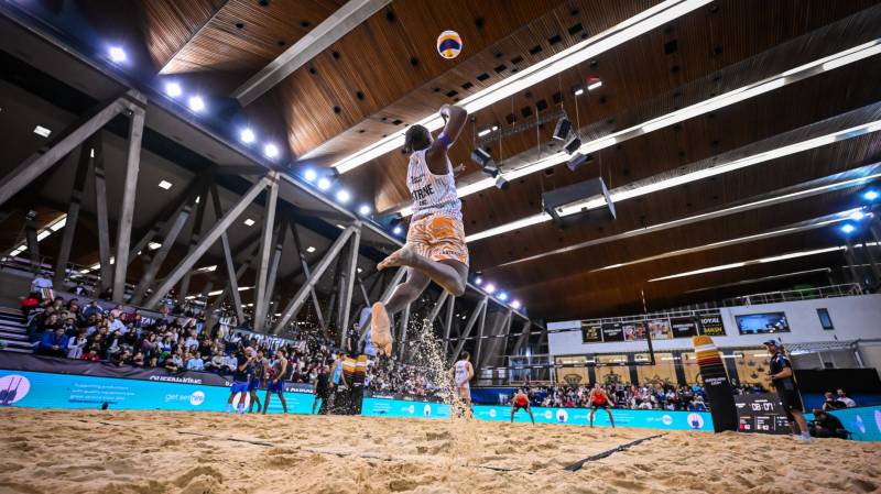 Electric crowds and British brilliance at landmark indoor Queen & King of the Court